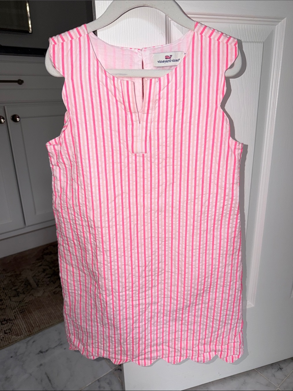 Vineyard Vines girls’ sleeveless seersucker shift dress